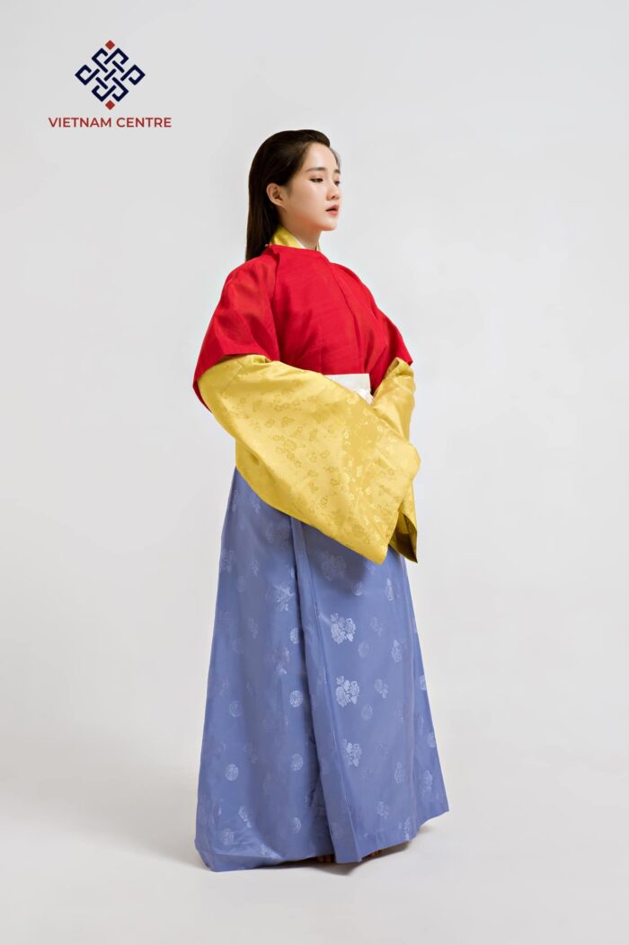Vietnamese Costume of Le Dynasty 1