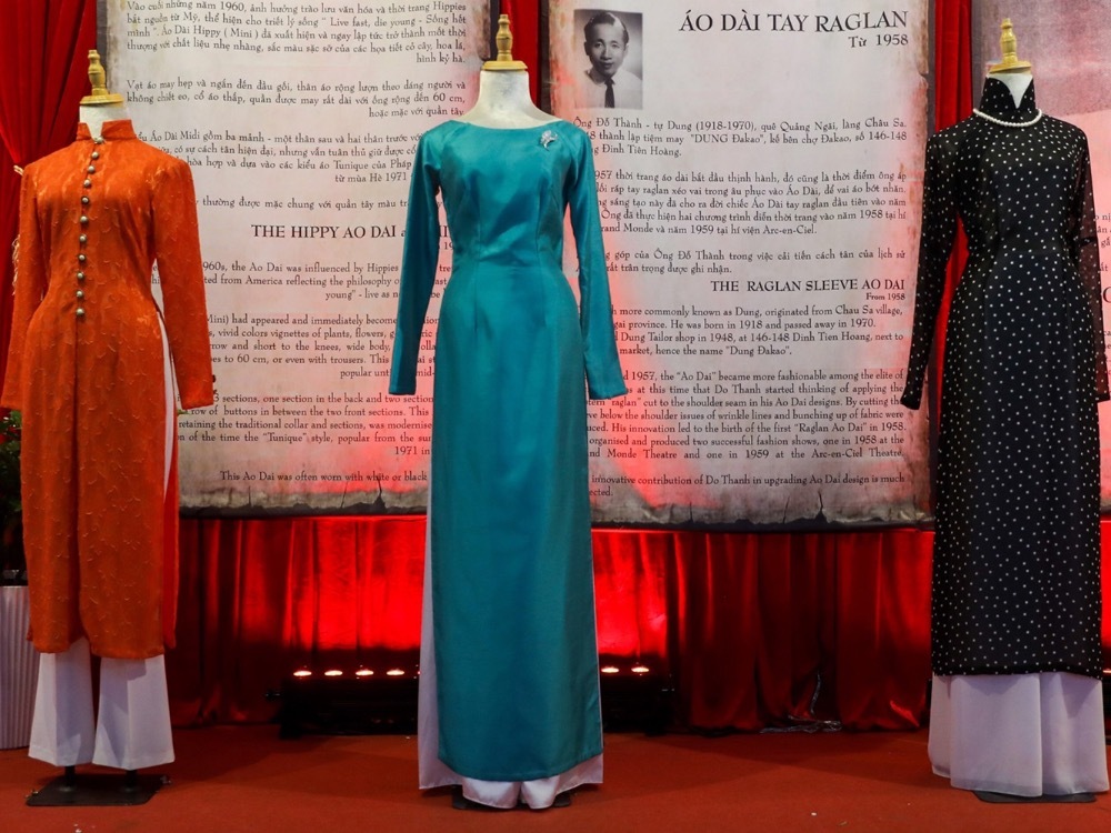 From right to left: high-collar ao dai, ao dai with raglant sleeves and midi ao dai. In the 1950s, the popularity of corsets made women prefer ai dai chit eo (ao dai with the waspy waist) with high collars to show their curves. In 1958, director Thai Truc Nha invented ao dai with boat necks, helping women show off their shoulder and feel more comfortable while wearing the outfits. In the same year, raglan ao dai (a dress with raglan sleeves and a diagonal seam that runs from the collar to the underarm) was also created. Midi ao dai consists of three pieces, two in the front and one behind.